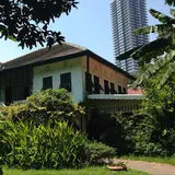 Issaya Siamese Club