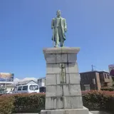 岩田康郎像