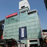 横浜モアーズ