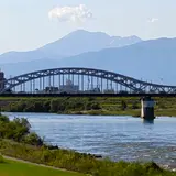 長良川堤防から見た伊吹山