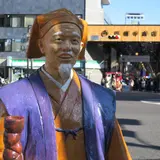 三英傑プラス黄門様がいる交差点