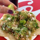 TACOS 3Hermanos 浅草