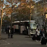 凱旋門 バスターミナル