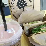 F＆P Smoothie Cafe　青山店（エフアンドピー スムージー カフェ【旧店名】フィコ アンド ポムム ジュース）