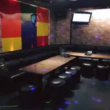 hanes singing bar