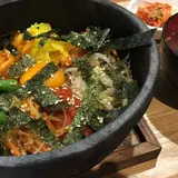 チングとここで