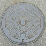 常滑のマンホールですね