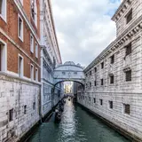 Ponte dei Sospiri （溜息の橋）