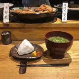 女とみそ汁