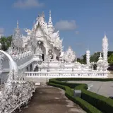 ワット ロン・クン（白い寺院）