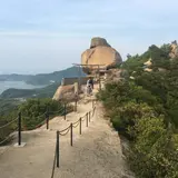 小瀬石鎚神社 重岩（かさねいわ）