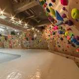 【閉業】APEXクライミング（ボルダリング）ジム 新宿駅西口店