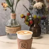 BY & BY coffee and bar(バイアンドバイ コーヒーアンドバー)