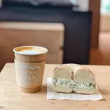 Sidewalk Stand Baisen&Bagel