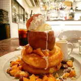カフェ＆ブックス ビブリオテーク 東京・自由が丘 （café & books bibliotheque）