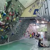 Rockyボルダリングジム 船橋店