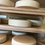 アトリエ・ド・フロマージュ 軽井沢チーズ熟成所・売店