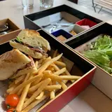 フレンチカフェル・クロ「スゥ・ル・スリジェ」