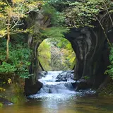 亀岩の洞窟