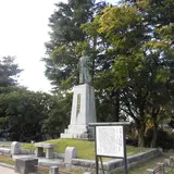 前田正甫の銅像
