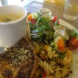 cafe mabiche(カフェマビッシュ) ふわふわシフォンケーキとキッシュランチが人気