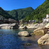 杖立川いかだ場
