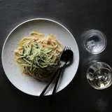 toe BAR & RESTAURANT