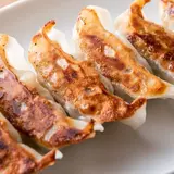 金の餃子酒場