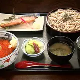 石挽き蕎麦と和食処 悠流里（ゆるり）