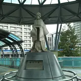 梅川の像