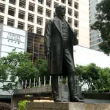 皇后像広場