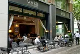 緑の中のCAFE GARB