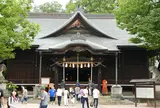 鳩が多い！縄手通隣の四柱神社