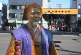 三英傑プラス黄門様がいる交差点