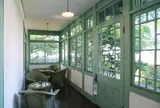 ブラフ18番館
