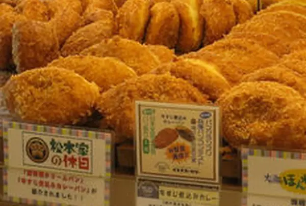 イスズベーカリー 本店