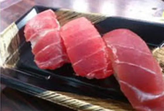 にぎり寿司3貫  100円