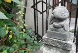 傾聴石像