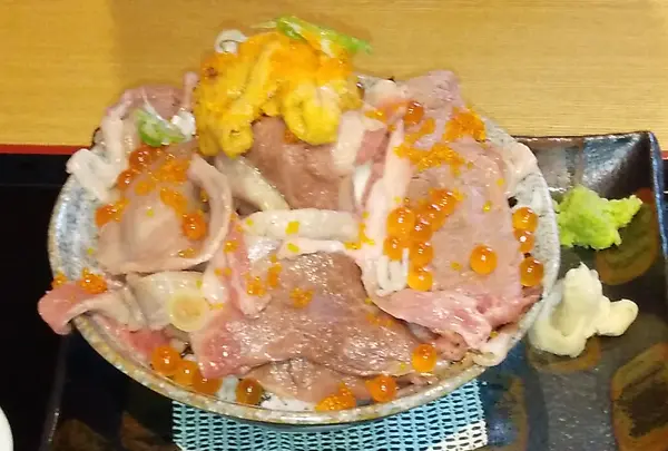 青島海鮮料理 魚益