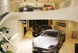 アストンマーティン (Aston Martin) 赤坂