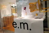 e.m. 表参道店