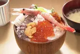 さんかく亭