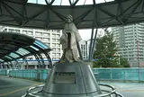 梅川の像