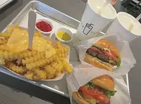シェイクシャック アトレ 恵比寿店 （SHAKE SHACK） の写真・動画_image_113212