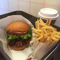 ヘンリーズバーガー（HENRY'S BURGER）の写真・動画_image_129012