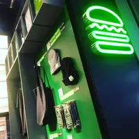 シェイクシャック アトレ 恵比寿店 （SHAKE SHACK） の写真・動画_image_141871