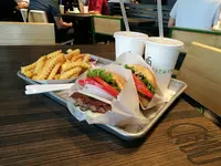 シェイクシャック アトレ 恵比寿店 （SHAKE SHACK） の写真・動画_image_189618