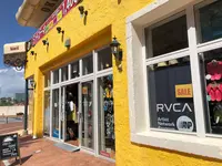 箱亀美浜店 北谷町美浜 オリジナルビーチサンダル ビーチ 水着 お土産の写真・動画_image_386004