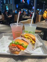 シェイクシャック アトレ 恵比寿店 （SHAKE SHACK） の写真・動画_image_660887