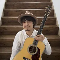 マルチ弦楽器奏者　高田漣